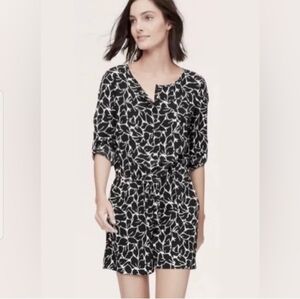 Loft Long Sleeve Romper with Leaf Pattern Sz: 00 NWT Black White Silky Relaxed